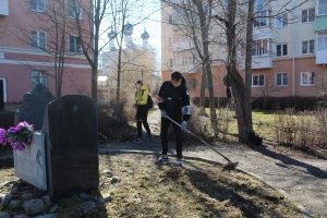 экологический субботник в сквере у памятника жертвам политических репрессий