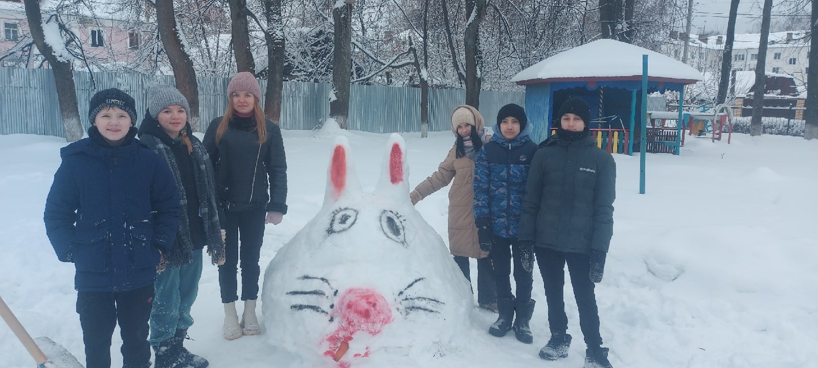 волонтеры в детском доме